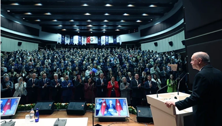 Erdoğan’dan Gazze Ateşkesi ve Sosyal Konut Müjdesi Cumhurbaşkanı Erdoğan, Gazze’de soykırımı durdurmak için atılan adımları ve sosyal