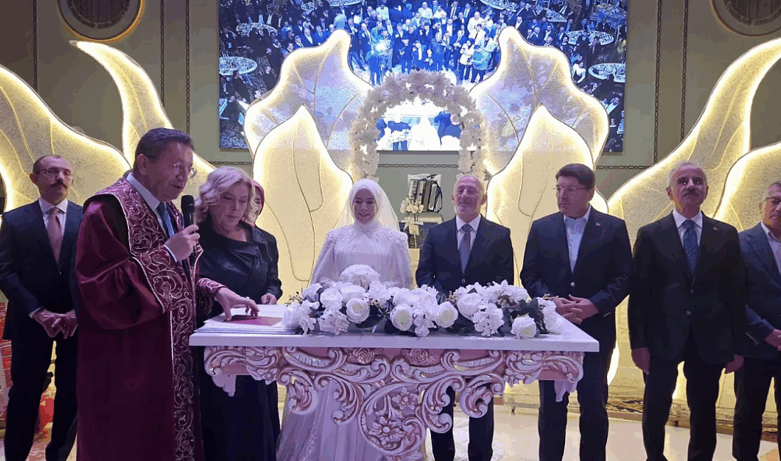 Afyonkarahisar AK Parti teşkilatı önceki dönem yöneticilerinden Dilek Hanım Çengel