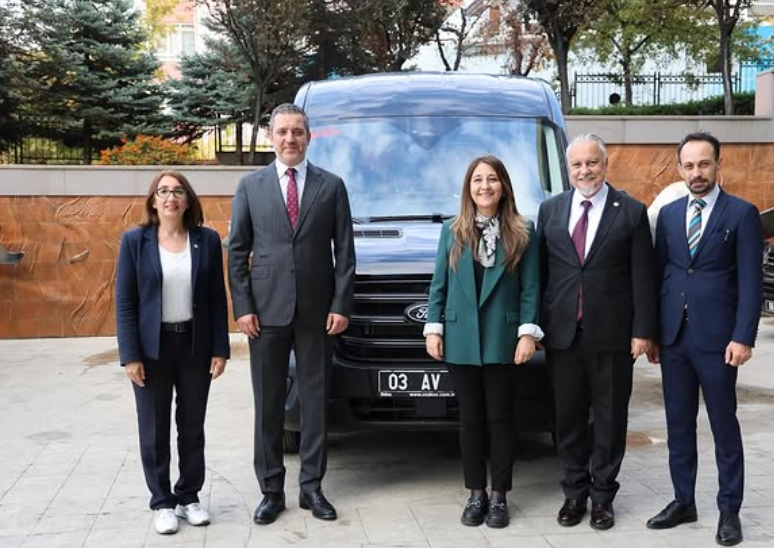 Afyonkarahisar Barosu, Türkiye Barolar Birliği tarafından sağlanan yeni hizmet aracına