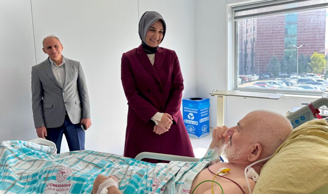 Afyonkarahisar Valisi Doç. Dr. Kübra Güran Yiğitbaşı, İl Sağlık Müdürü