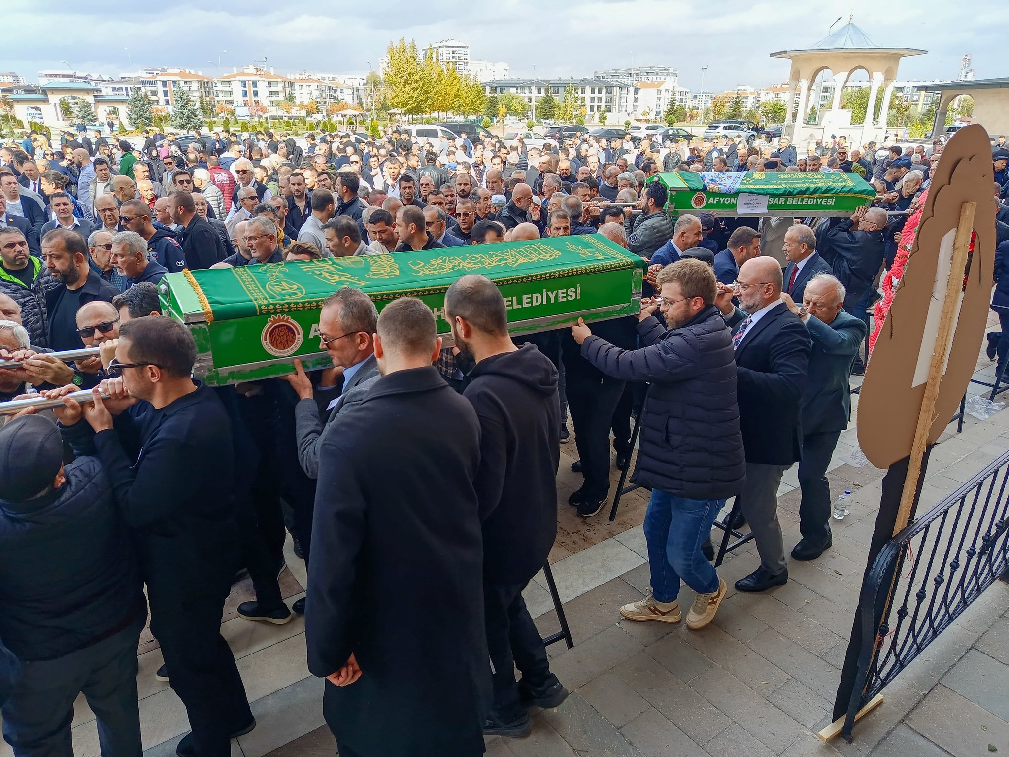 Önceki gün hayatını kaybeden İş İnsanı Sami Özer bugün kılınan