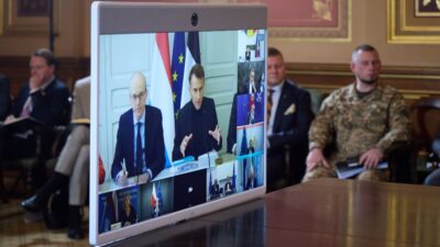 Avrupalı liderler, Londra'daki Gönüllüler Koalisyonu toplantısında bir araya geldi