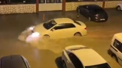 HATAY’ın Yayladağı ilçesinde etkili olan sağanak yağış, heyelan ve su