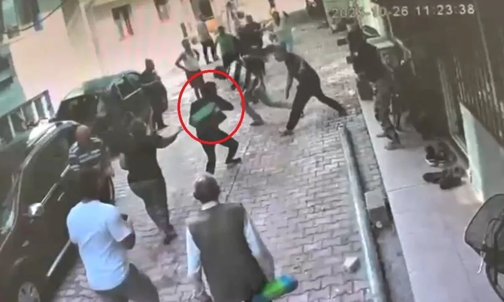 Hatay'ın Samandağ ilçesinde motosiklet parkı yüzünden çıkan tartışma kavgaya dönüştü.