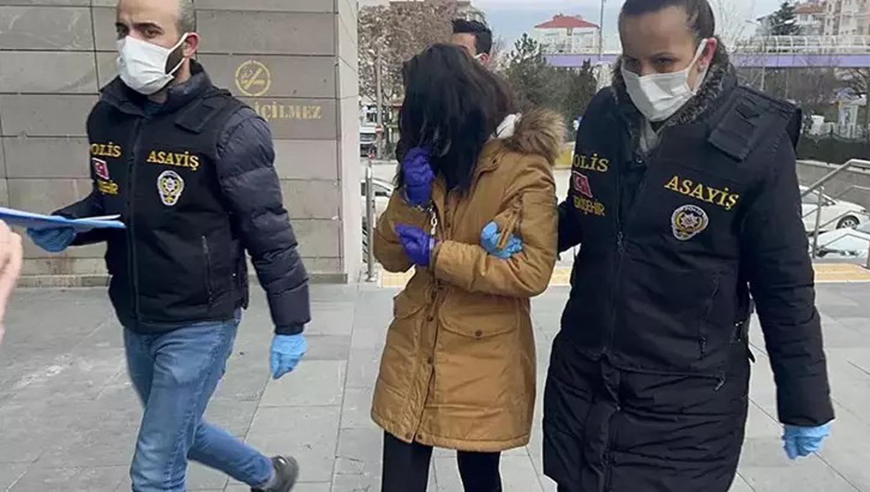 Eskişehir’de halası Naciye Yılmaztürk’ü bıçaklayarak öldürdüğü gerekçesiyle yargılanan Süleyha Yılmaztürk