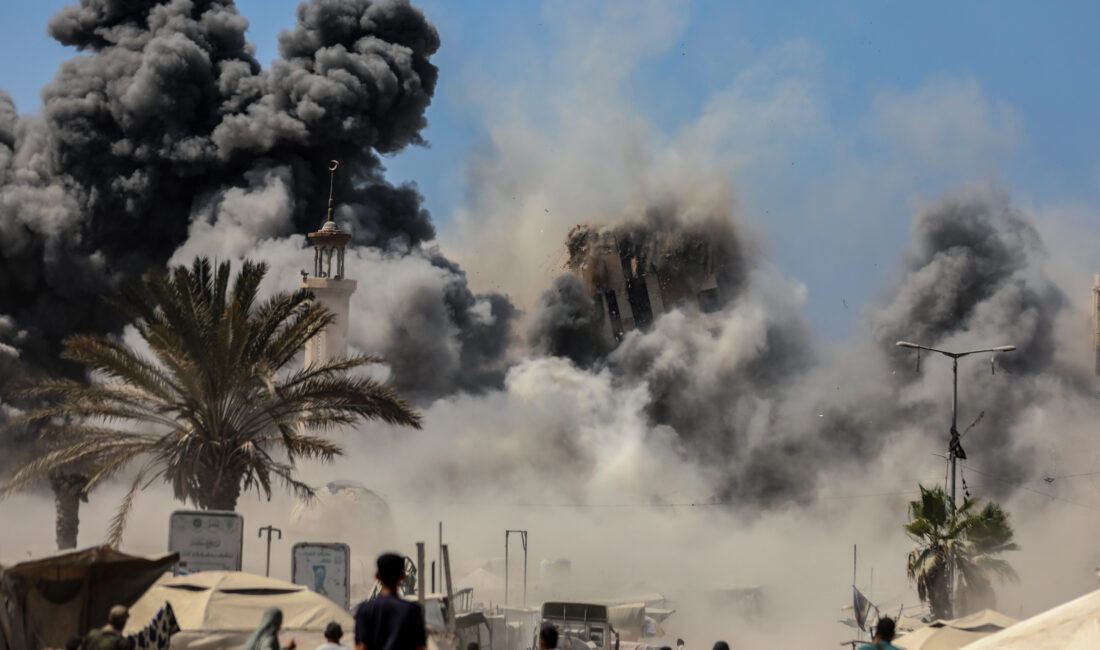 Hamas, İsrail ordusunun Gazze’de sivil bir aracı hedef alarak 11