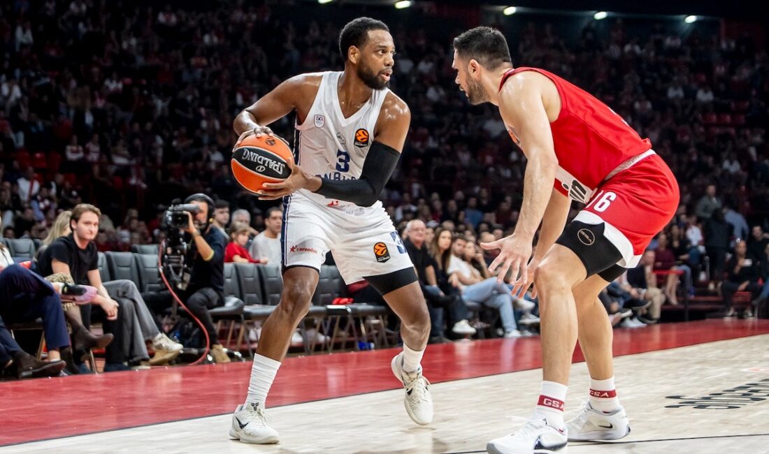 Anadolu Efes, Olympiakos’u deplasmanda 5 yıl sonra mağlup etti
