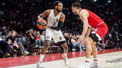 Anadolu Efes, Olympiakos’u deplasmanda 5 yıl sonra mağlup etti