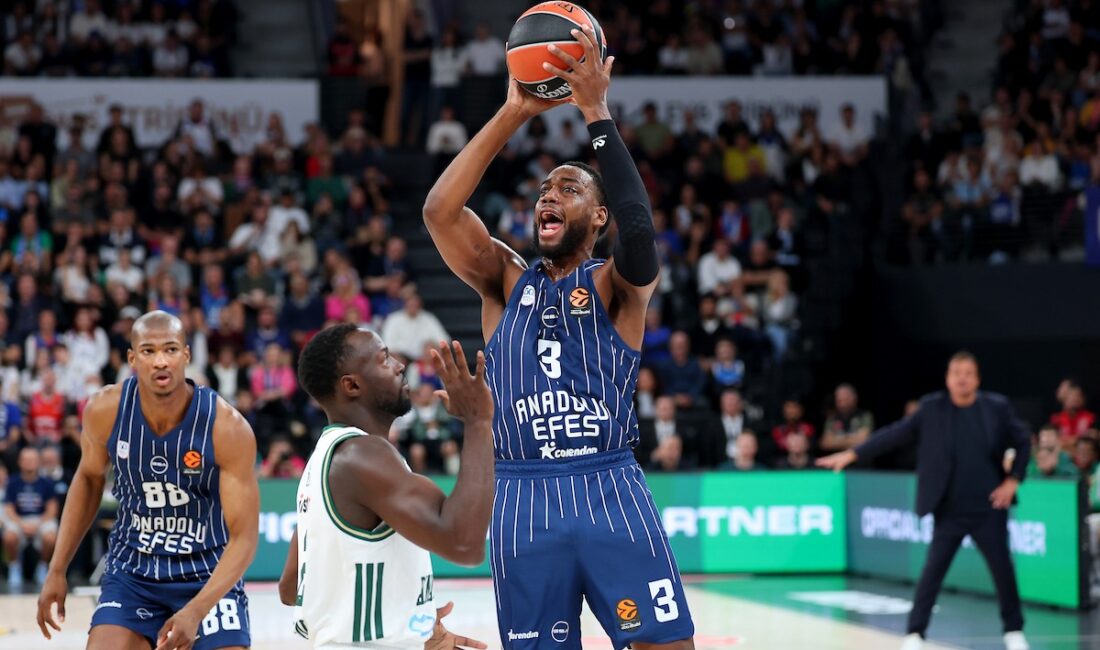 Anadolu Efes EuroLeague’in 5’nci haftasında Ergin Ataman’ın başantrenörlüğünü yaptığı Panathinaikos’a