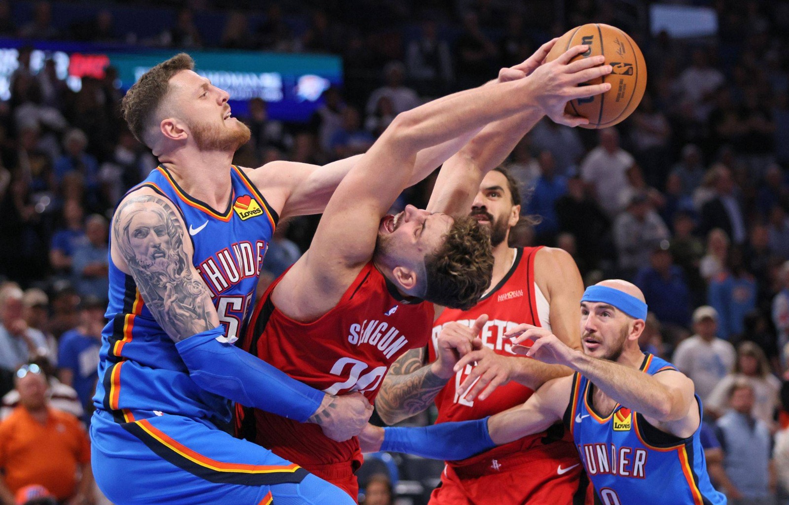 Houston Rockets forması giyen Milli basketbolcu Alperen Şengün, Oklahoma City