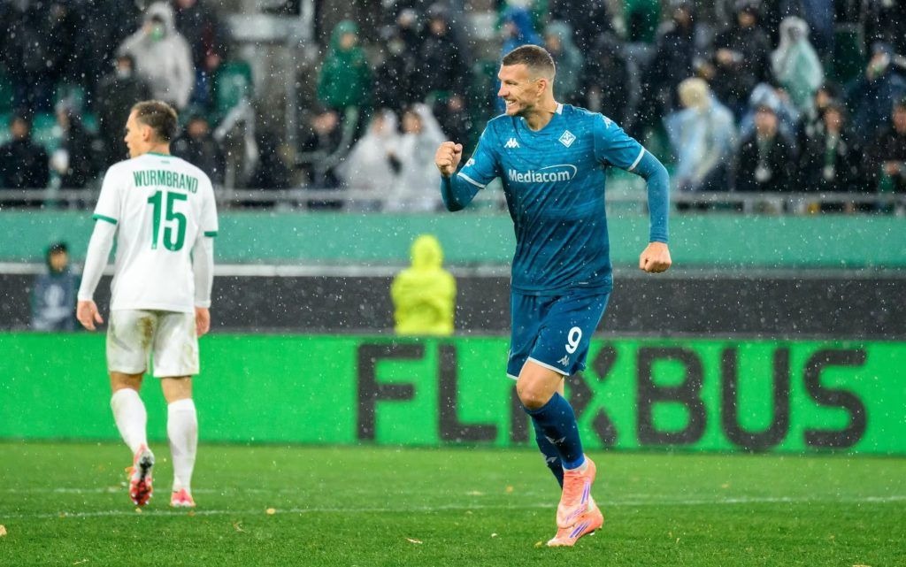 Edin Dzeko Tarihe Geçti! UEFA Konferans Ligi’nin 2. Haftasında Fiorentina, Rapid Wien’e konuk olurken,