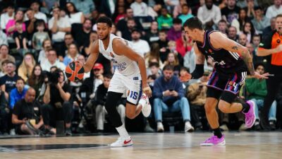EuroLeague'in 7. haftasında Anadolu Efes, Paris Basketbol'u deplasmanda 90-80 mağlup
