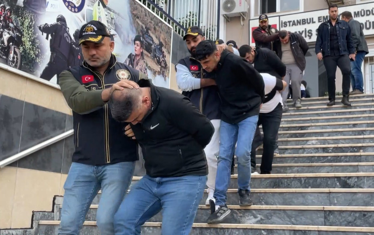 İstanbul'da inşaat şantiyelerine sarı yelek ve baretle sızan 9 şüpheli,