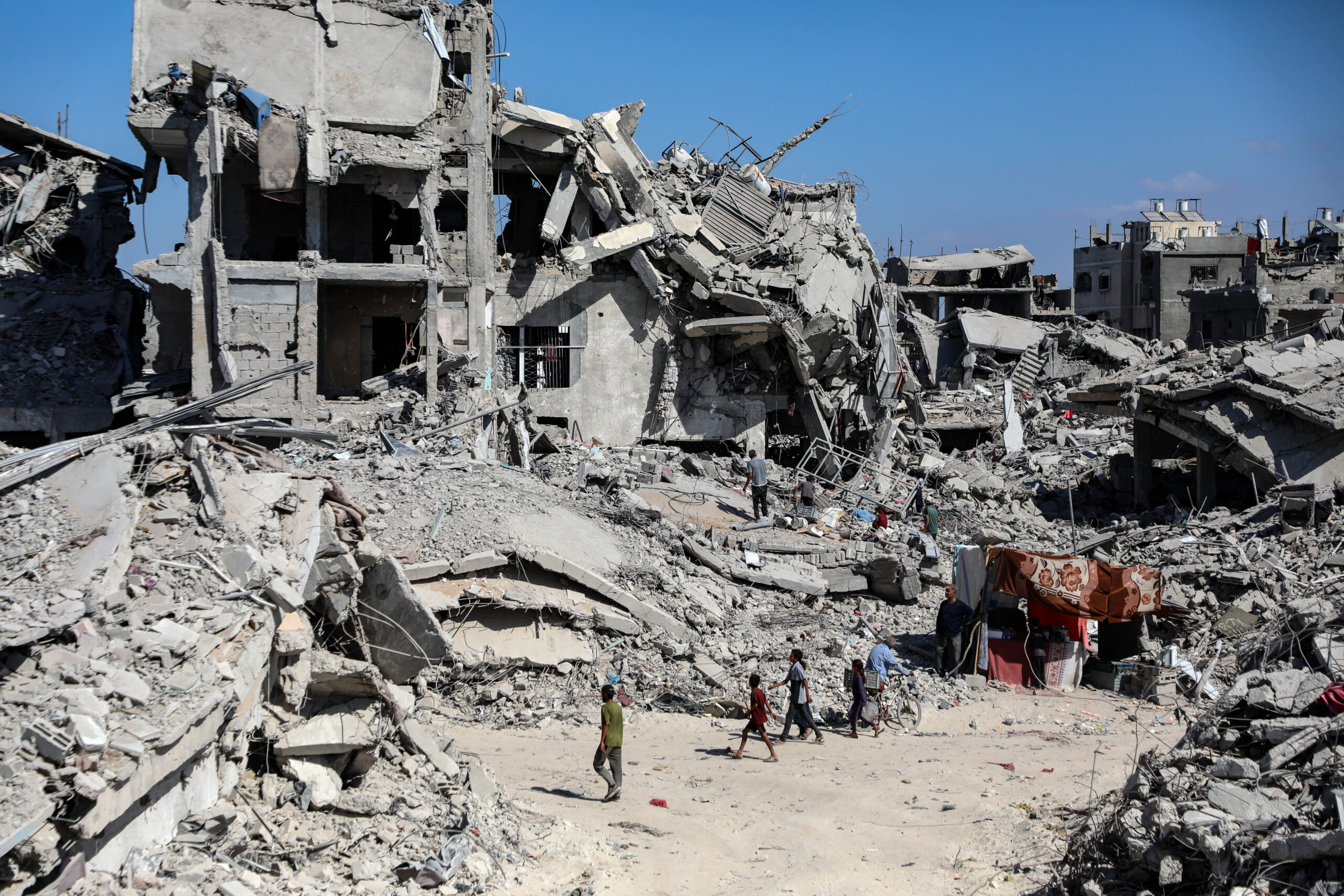 İsrail ordusunun ateşkesi ihlal ederek Gazze'ye düzenlediği hava saldırılarında 91