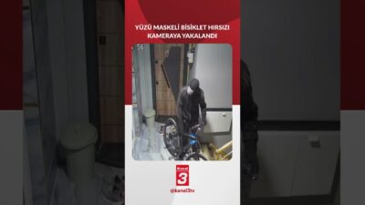 Gece saatlerinde bir apartmana giren maskeli şüpheli, apartmanda bulunan bisikleti