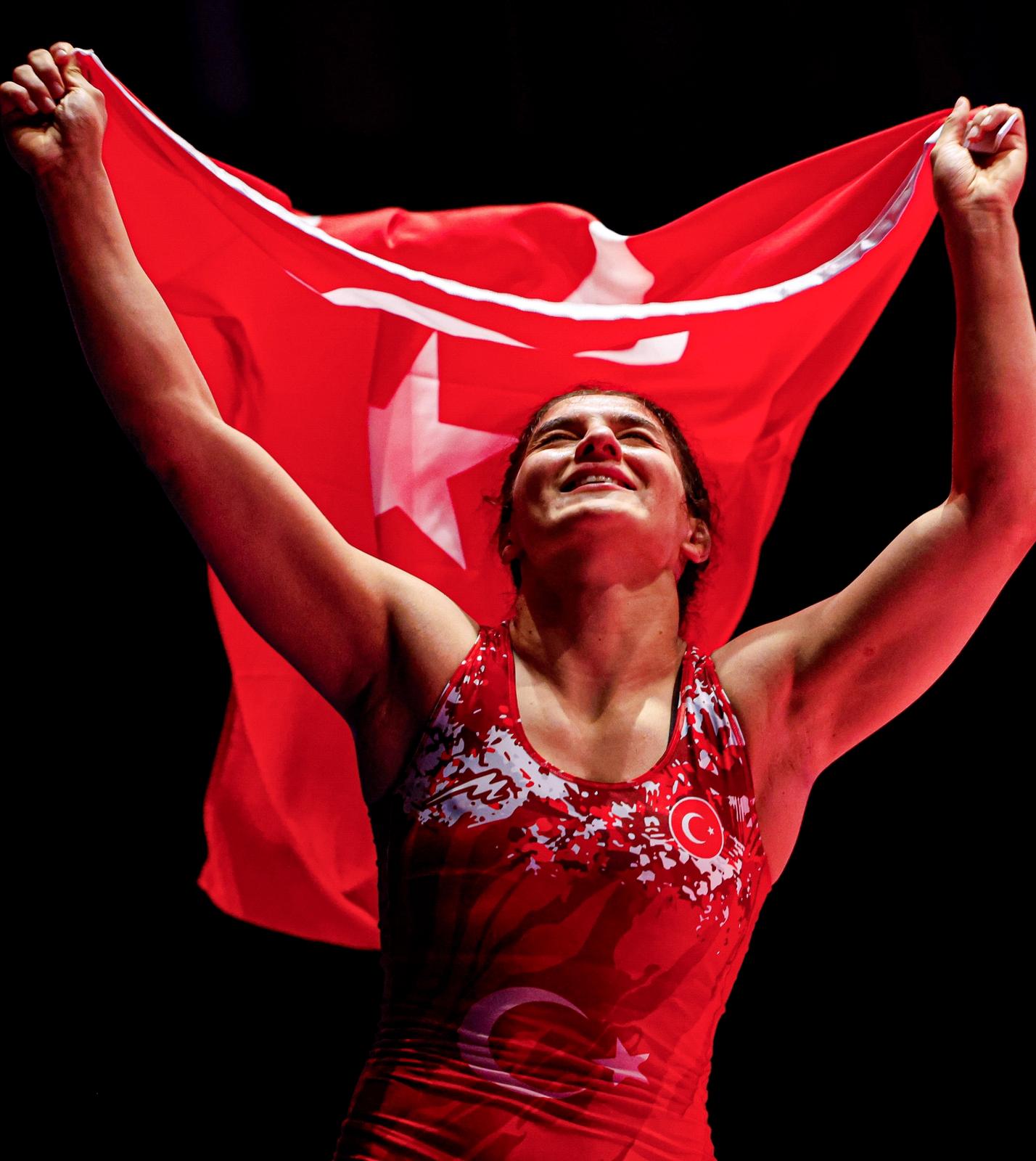 MİLLİ güreşçi Nesrin Baş, U23 Dünya Güreş Şampiyonası’nda altın madalya