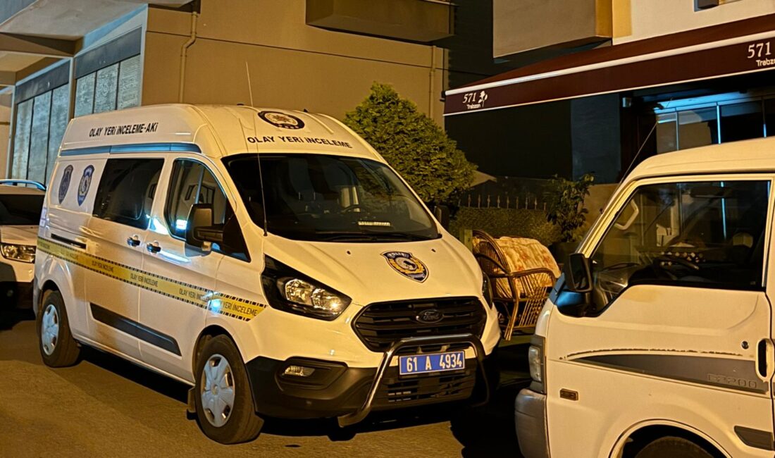 Trabzon’da bir apartman dairesinde yaşanan aile içi tartışma kanlı bitti.