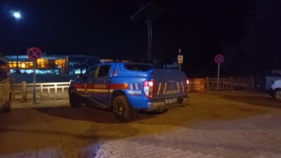 Uludağ Sarıalan mevkisinde gezintiye çıkan 5 kişilik gruptan 2’si, teleferik