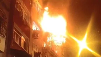 İstanbul Beyoğlu'nda kız isteme töreni sırasında atılan havai fişek, bitişik