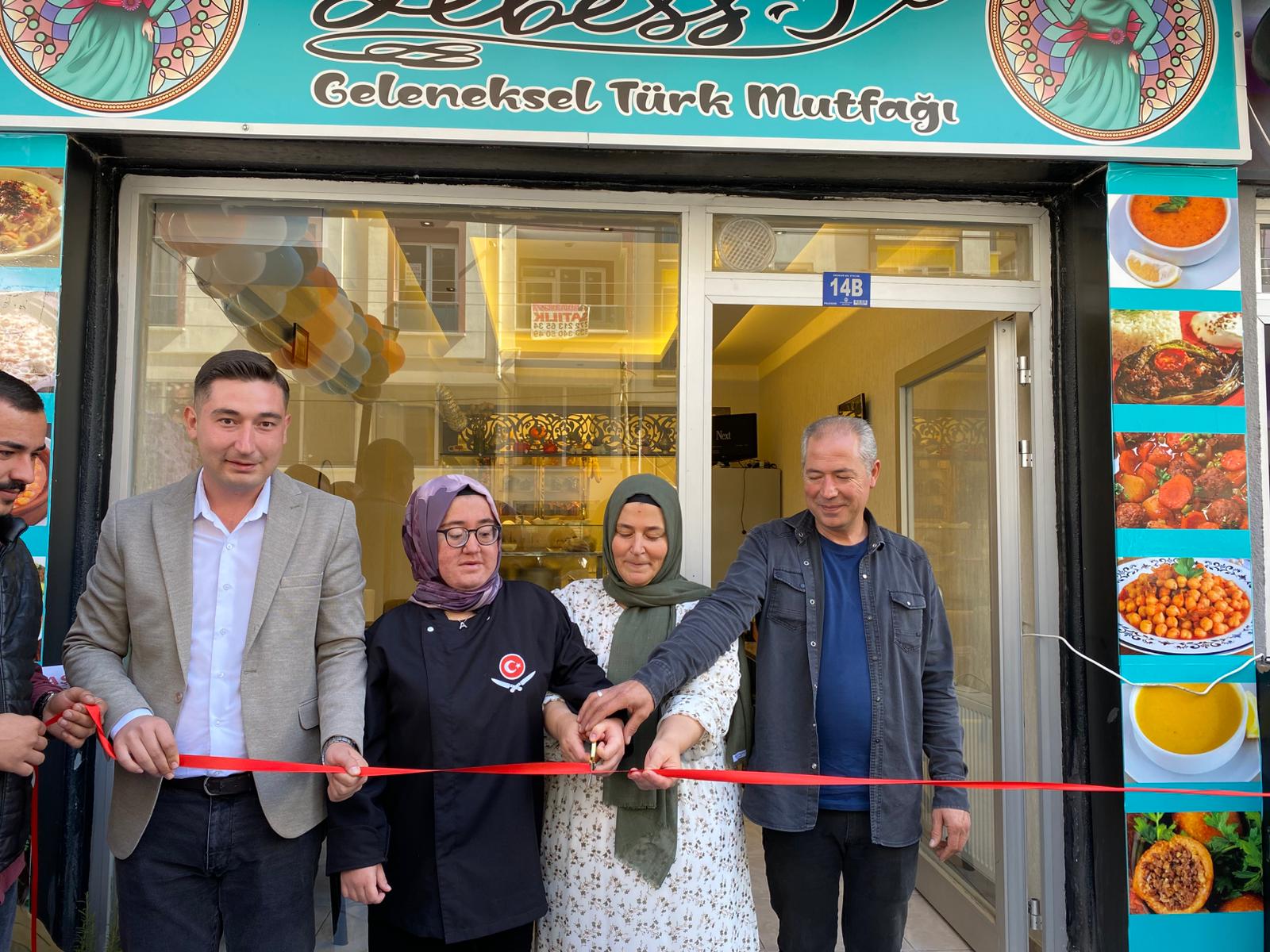 Afyonkarahisar Erenler Mahallesi 2754. Sokak’ta “Tebessüm Geleneksel Türk Mutfağı” adıyla
