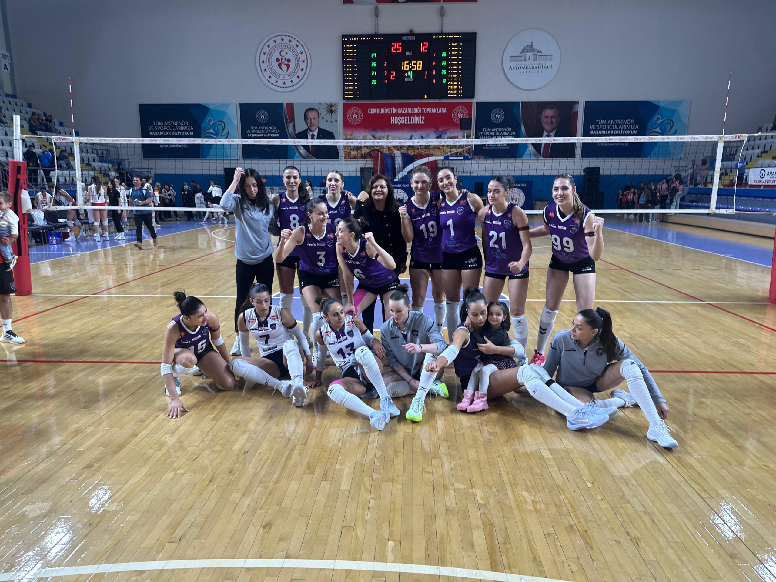 TVF Arabica Coffee House Kadınlar Voleybol 1. Ligi’nde Afyon Belediye