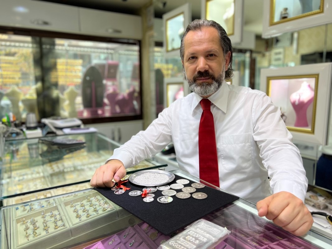 Ekonomist İslam Memiş, son yedi haftadır finans piyasalarında sağlıksız ve