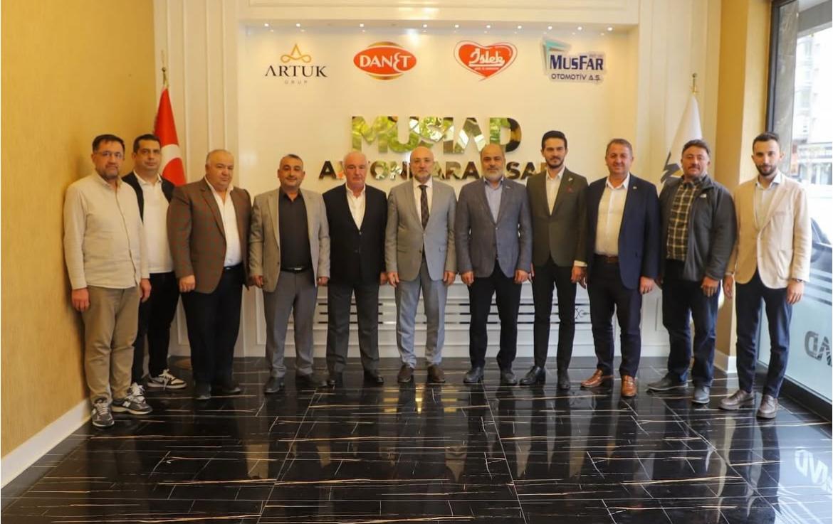 AK Parti Afyonkarahisar İl Başkanı Turgay Şahin ve beraberindeki partililer,
