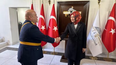 Cumhuriyet’in 102. kuruluş yıl dönümü etkinlikleri kapsamında Afyonkarahisar Valiliği’nde tebrik