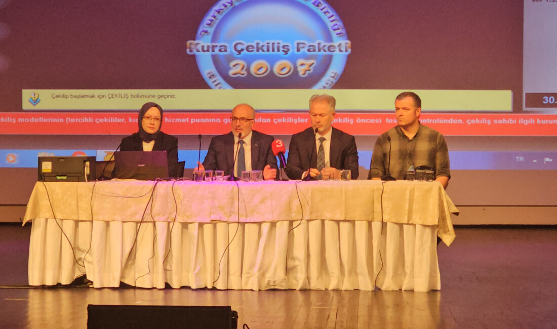 AKÜ’de İŞKUR Gençlik Programı kura çekimi gerçekleştirildi Afyon Kocatepe Üniversitesi (AKÜ) ile Türkiye İş Kurumu (İŞKUR) arasında