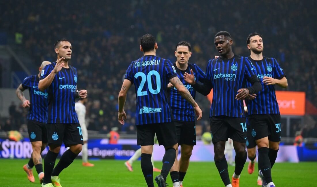 Inter, Fiorentina’yı farklı geçti: Hakan Çalhanoğlu’ndan 2 gol Serie A’nın 9. haftasında Inter, sahasında Fiorentina’yı 3-0 mağlup etti.