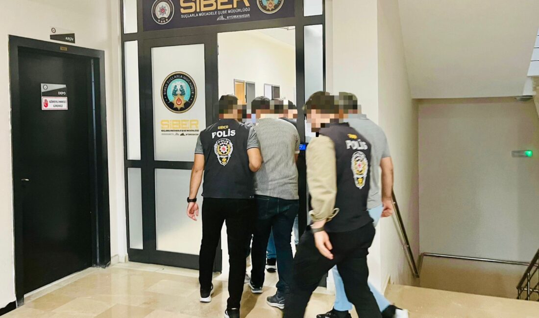 Afyonkarahisar Emniyet Müdürlüğü ekipleri, bir vatandaşın GSM hattını sahte kimliklerle