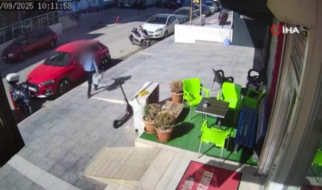 Bir işletmenin dondurma dolabından yaklaşık 7 bin TL değerinde dondurma