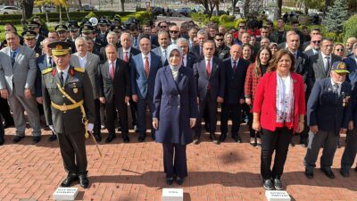 Afyonkarahisar’da Çelenk Sunma Töreni Düzenlendi