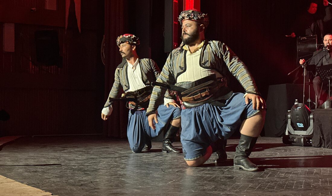 Afyonkarahisar’da “Cumhuriyet Destanı Böyle Yazılmış” Gösterisiyle 102. Yıl Coşkusu Afyonkarahisar Belediyesi, Cumhuriyet’in 102. yılı etkinlikleri kapsamında “Cumhuriyet Destanı Böyle