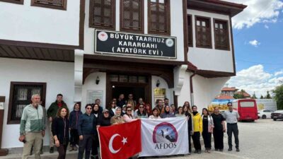 Afyonkarahisar Doğa Sporları Kulübü (AFDOS) üyeleri Şuhut ilçesinde doğa yürüyüşü