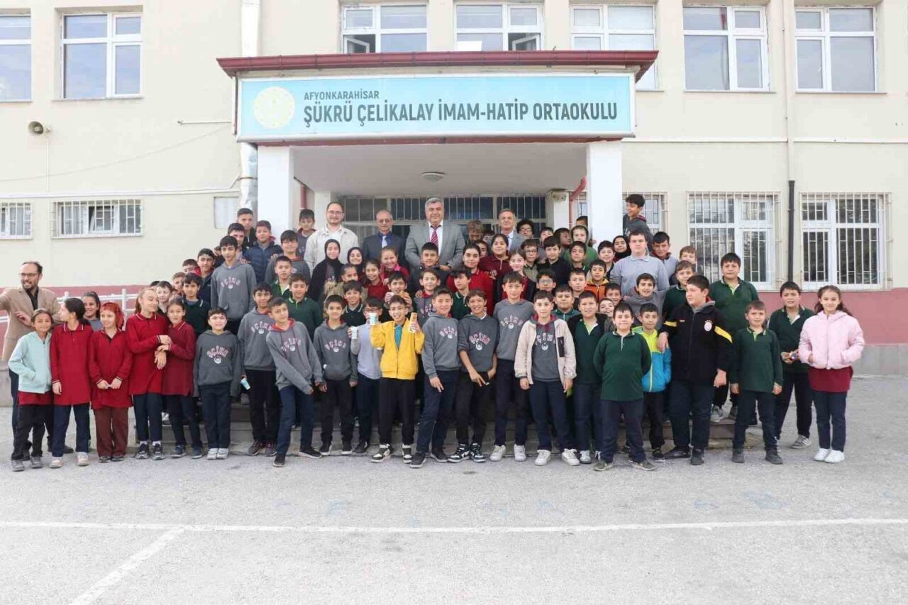 Afyonkarahisar’da öğrenci ve öğretmenlerin katılımıyla ‘Hedef YKS ve LGS’ proje