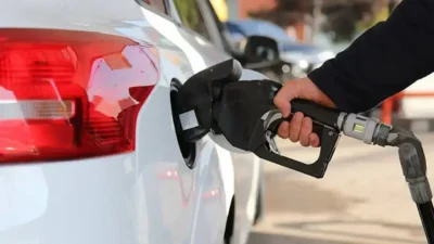 Motorinin litre fiyatına bu gece yarısından itibaren 2,44 liralık bir