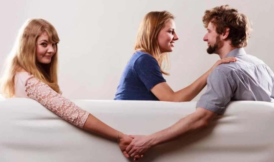 Aldatılan eşler talebi: Yuva yıkan üçüncü kişi tazminat ödesin! 2024 yılında boşanma sayısının 187 bin 343'e yükselmesiyle aldatma, en