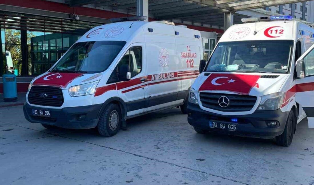 Afyonkarahisar’da 112 ambulansları bayraklarla süsledi Afyonkarahisar'da 29 Ekim Cumhuriyet Bayramı kutlamaları meydanların yanı sıra kurumlarda