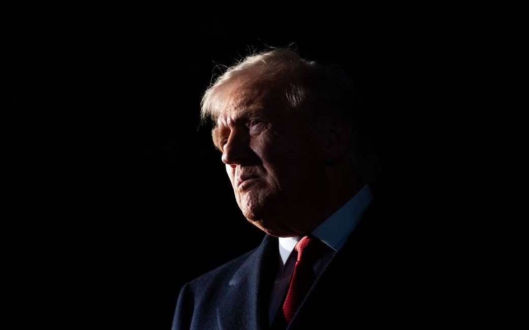 Trump’ın İlk Asya Turu Başladı: Gündemde Ticaret, Barış ve Lider Zirveleri Var ABD Başkanı Donald Trump, ikinci başkanlık döneminde Asya kıtasına ilk