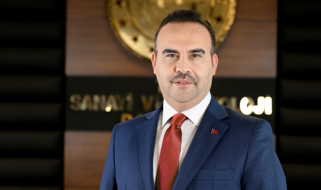 Bakan Kacır: Süper bilgisayar kapasitesiyle bilim ve mühendislik alanında geliştirme projelerine ivme kazandırıyoruz SANAYİ ve Teknoloji Bakanı Mehmet Fatih Kacır, "ARF süper bilgisayar