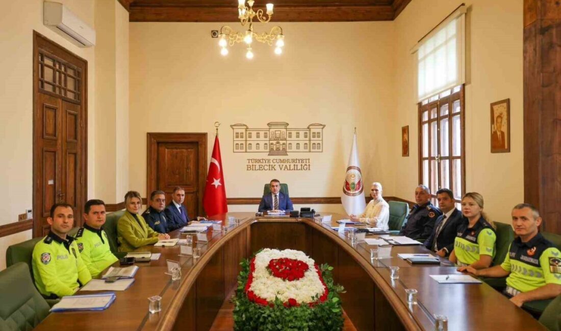Bilecik Valisi Faik Oktay Sözer, 81 ilin valisinin katıldığı ‘Karayolu
