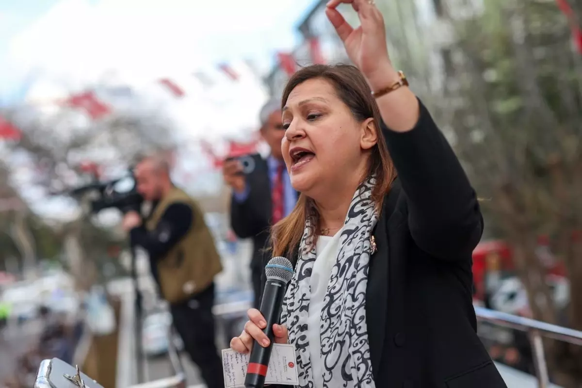 CHP Afyonkarahisar Belediye Başkanı Burcu Köksal, sosyal medya hesabından yaptığı