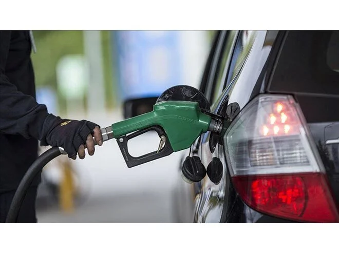 Benzin fiyatlarında zam beklentisi Akaryakıt pompa fiyatlarında petrol hareketliliği etkili oluyor. Benzin grubunda litre