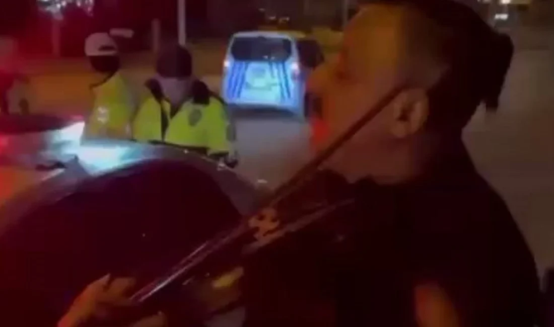 Karabük’te gece yapılan trafik denetiminde ehliyetsiz sürücüye ceza kesildi. Ancak