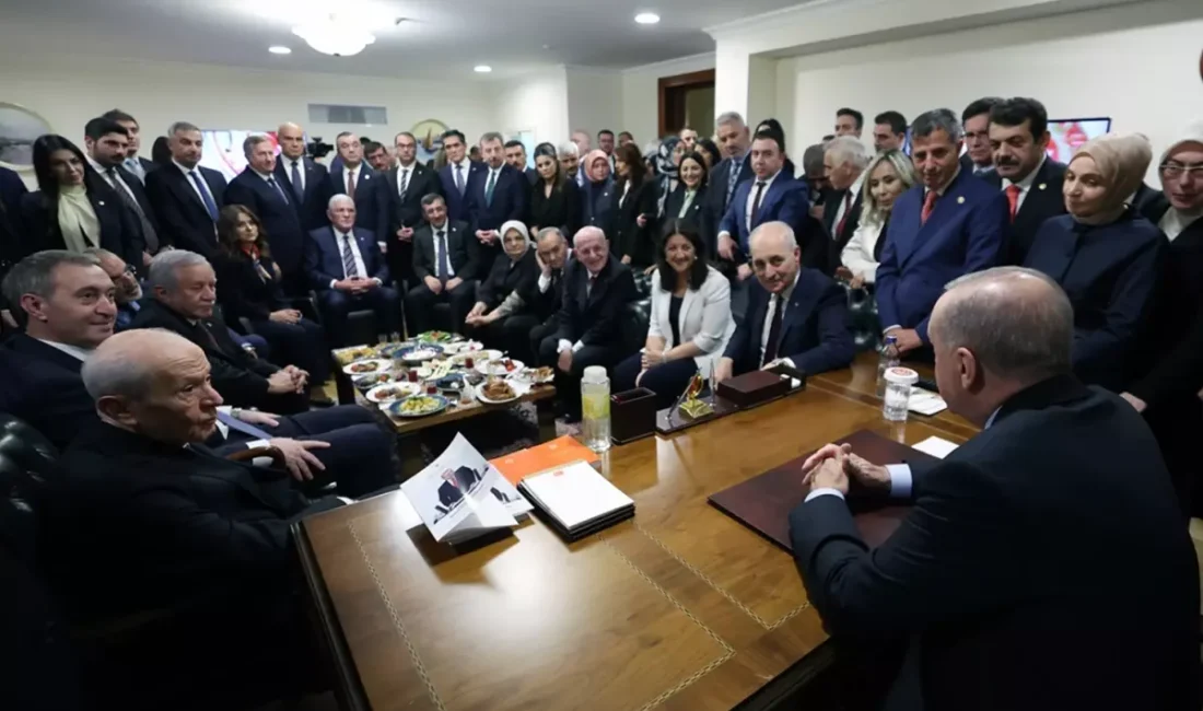 Türkiye Büyük Millet Meclisi'nin yeni dönem açılışında dikkat çeken bir