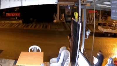 Sındırgı'da yaşanan depremle ilgili yeni görüntüler gelmeye devam ediyor