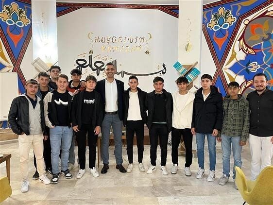 Afyonkarahisar Diyanet Gençlik Merkezi’nde ‘Akademik Söyleşiler Serisi’ çerçevesinde Doç. Dr.