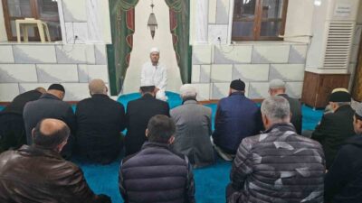 Emirdağ Müftülüğü tarafından ilçede sabah namazı buluşması etkinliği düzenledi. ‘Camiler