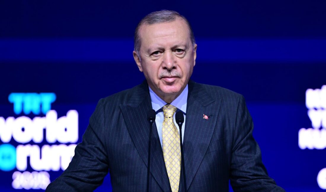 Erdoğan: “İsrail Masum Değil, Zalimin Ta Kendisi” Cumhurbaşkanı Recep Tayyip Erdoğan, TRT World Forum’da yaptığı konuşmada BM